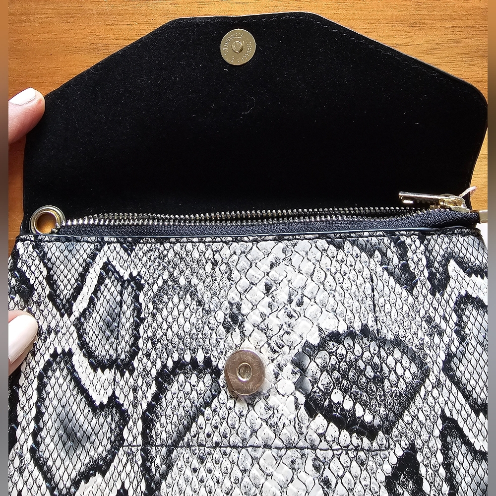 NWT | Casery Convertible Belt Bag & Crossbody - Picture 11 of 16